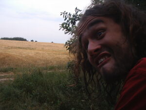 Read more about the article La Mia Doppia Vita: La Confessione di una Notte Bollente con la Vicina Trans