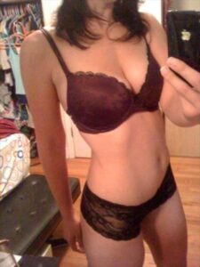 Read more about the article Confessione di una Moglie Italiana: Il Trio Proibito in Spiaggia