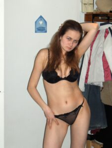 Read more about the article La Mia Doppia Vita: La Bambola Vudù che Mi Fa Tremare di Piacere Proibito