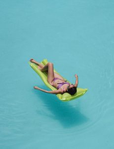Read more about the article La Mia Doppia Vita: Sesso Proibito con la Cameriera e l’Amante