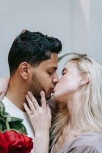 Read more about the article Confessione di una Moglie: La Mia Doppia Vita con un Amante Selvaggio