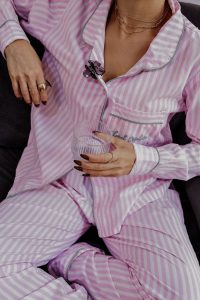 Read more about the article La Mia Doppio Vita: Sesso Proibito con il Figlio del Mio Uomo al Palazzo